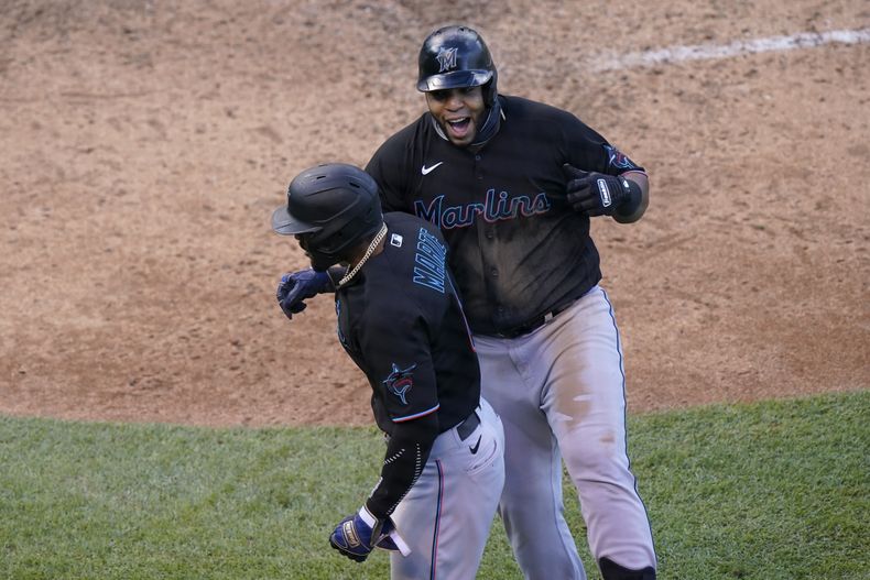 DEP-BEI_MARLINS-CACHORROS-0.jpg