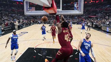 Clippers remontan y cortan la racha de los Cavaliers