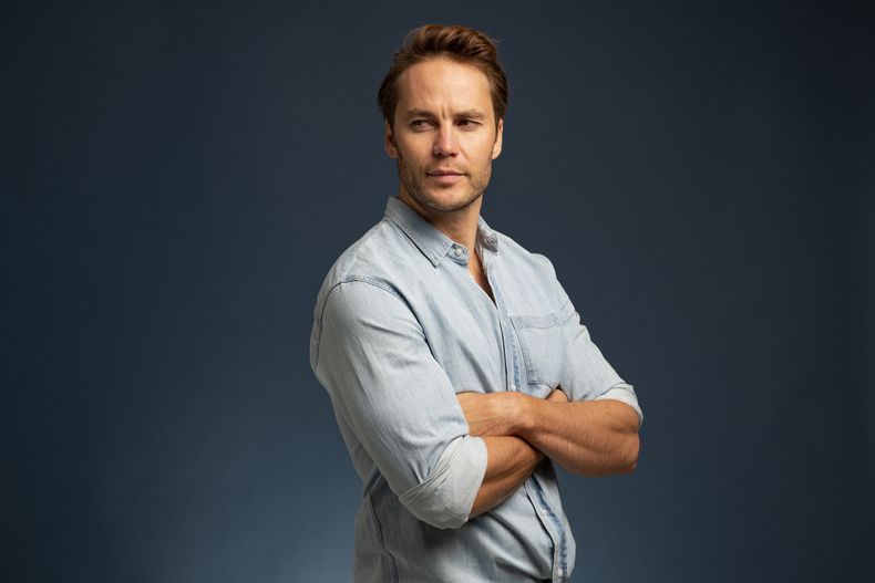 ESP-CIN_TAYLOR_KITSCH-2.jpg