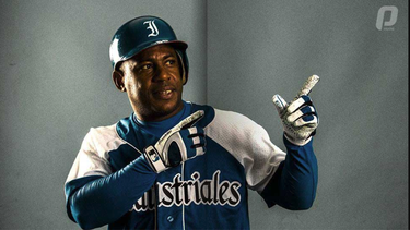 el pelotero de industriales carlos tabares decide quedarse a vivir en miami segun varias fuentes