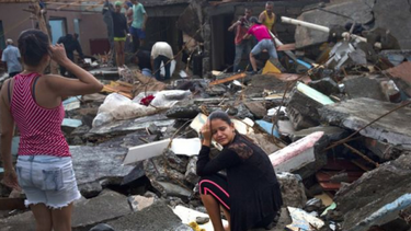 desidia del regimen tiene en ruinas edificios antiguos y modernos en cuba