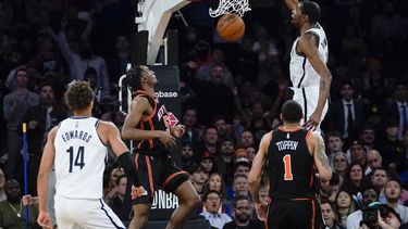 Durant encabeza reacción y Nets vencen a Knicks