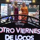 Las actrices Lindsay Lohan, a la izquierda, y Jamie Lee Curtis posan para fotos durante la alfombra roja de la película Freakier Friday en la Ciudad de México, el jueves 24 de julio de 2025. (Foto AP/Marco Ugarte)