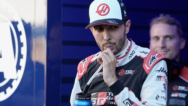 El piloto Esteban Ocon del equipo Haas durante la clasificación del Gran Premio de España, el sábado 12 de septiembre de 2026, en Madrid. (AP Foto/Bernat Armangue)