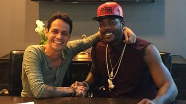 aroldis chapman tendra a marc anthony como su nuevo agente