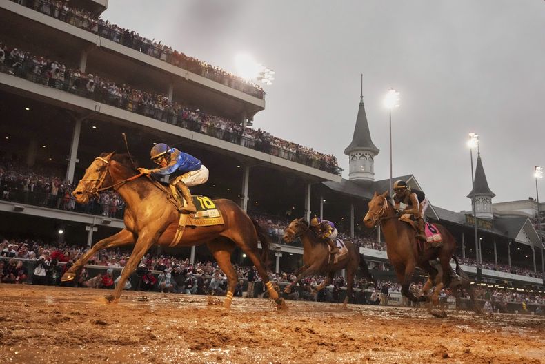 Sovereignty, montado por el venezolano Junior Alvarado, gana la 151ra edición del Derby de Kentucky, el sábado 3 de mayo de 2025. (AP Foto/Abbie Parr)