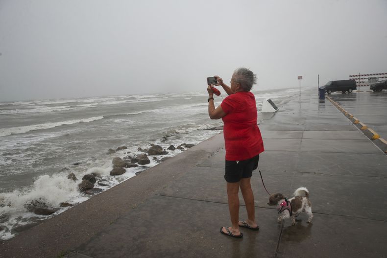 AMN-CLI TORMENTAS-NICHOLAS