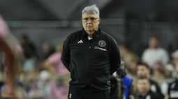 Gerardo Martino, técnico del Inter Miami, durante el partido contra Atlanta United en los playoffs de la MLS, el viernes 25 de octubre de 2024, en Fort Lauderdale, Florida. (AP Foto/Rebecca Blackwell)