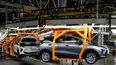 Una línea de montaje de los Chevrolet Bolt EV y EUV 2023 en la planta de General Motors, en Lake Orion, Michigan, el 15 de junio de 2023. (Foto AP/Carlos Osorio, Archivo)