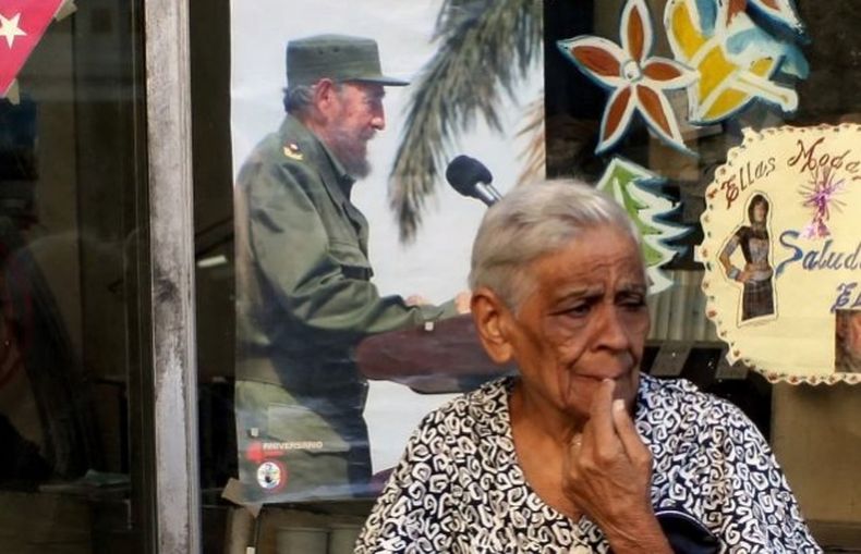 Los cubanos de la tercera edad son las víctimas más visibles de la crisis económica, la pérdida de valores, y ahora también caen sobre ellos las consecuencias de algunas reformas raulistas.