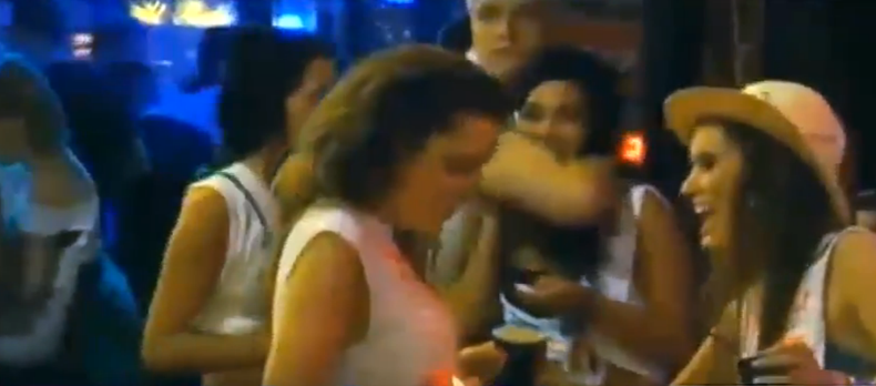 La Empresa de Telecomunicaciones Cubana S.A (ETECSA) emitió una nota informativa en la que daba a conocer su preocupación y molestia por los teléfonos públicos dañados. A los equipos les están rompiendo las alcancías para robarles el dinero recaudado.