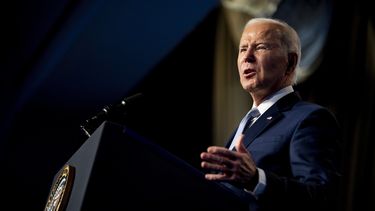 ARCHIVO - El presidente estadounidense Joe Biden habla en la Conferencia Legislativa Nacional de los Sindicatos de la Industria de la Construcción de Norteamérica, en Washington, el 25 de abril de 2023. (AP Foto/Andrew Harnik, archivo)