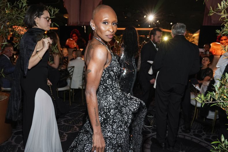 Cynthia Erivo llega a la 82ª edición de los Globos de Oro el domingo 5 de enero de 2025 en el Beverly Hilton de Beverly Hills, California. (Foto AP/Chris Pizzello)
