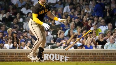 Voit empuja 5; Padres remontan ante Cachorros