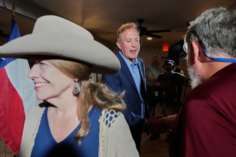 El fiscal general de Texas Ken Paxton, candidato para el Senado federal, en una parada de campaña en Waco, Texas, el 2 de marzo del 2026. (AP foto/Tony Gutierrez)