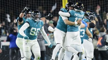 Los Jags encuentran la forma de salir de grandes atolladeros
