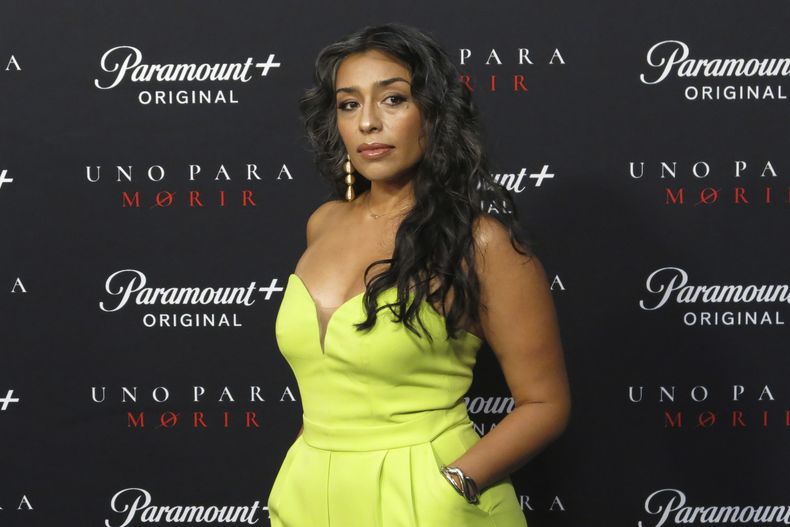 La actriz mexicana Adriana Paz posa en la premiere de la película de Paramount+ Uno para morir en la Ciudad de México el jueves 4 de mayo de 2023. (Foto AP/Berenice Bautista)
