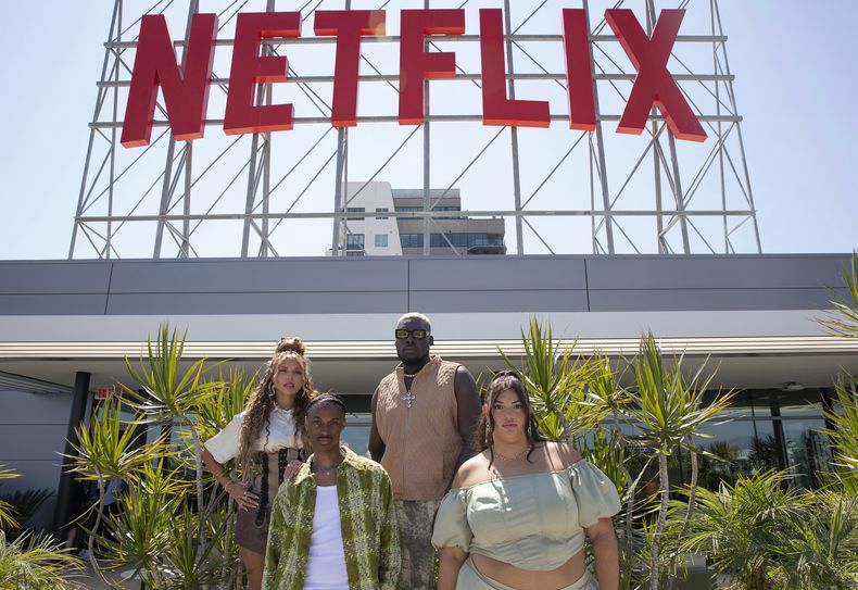 Aalith Rose Larsen, de izquierda a derecha, Cameron Goode, Donzell Taggart y Katherine Reorder de SZN4 posan para un retrato para promocionar Building the Band el miércoles 16 de julio de 2025, en Los Ángeles. (Foto Rebecca Cabage/Invision/AP)