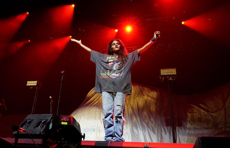 ARCHIVO - La cantante Jessie Reyez se presenta en el Kia Forum de Los Ángeles el 31 de agosto de 2023. (Foto AP/Chris Pizzello, archivo)