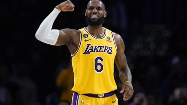 LeBron James resurge y está imparable a sus 38 años