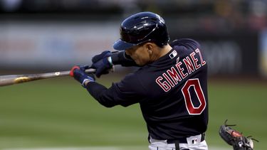 Giménez pega 1er grand slam, Guardianes remontan a Atléticos