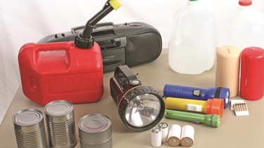 Es importante que identifique sus recursos, fortalezas y debilidades, incluyendo sus capacidades para moverse, su grupo de apoyo y su vivienda, pero también implica hacer una evaluación de su salud