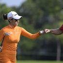 Mexicana Fassi logra récord personal y lidera en LPGA