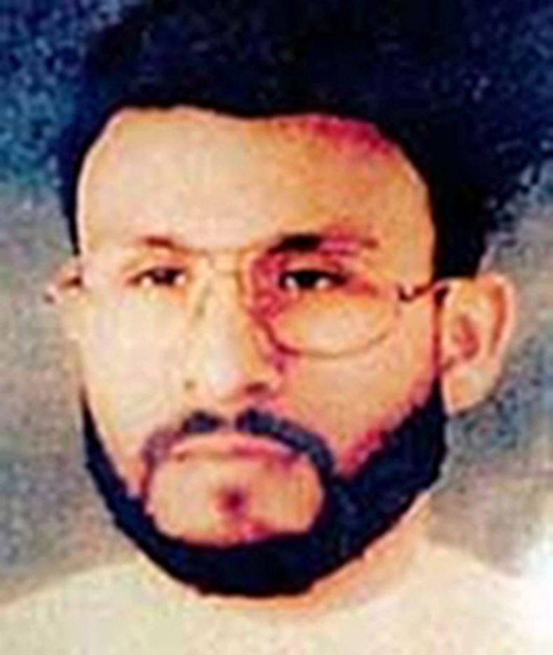 Esta foto de archivo sin fecha cedida por el Mando Central de Estados Unidos muestra a Abu Zubaydah en un lugar y fecha desconocidos. Cuando la CIA solicit&oacute; autorizaci&oacute;n para usar m&eacute;todos duros de interrogatorio a un sospechoso de al-