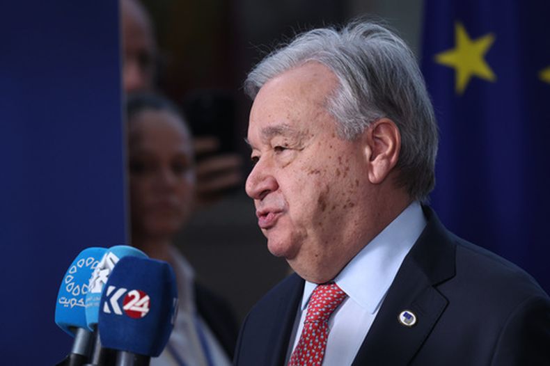 ARCHIVO - El secretario general de Naciones Unidas, António Guterres, hace una declaración durante una conferencia de prensa en la cumbre de la UE en Buselas, el 19 de marzo de 2026. (AP Foto/Omar Havana, Archivo)
