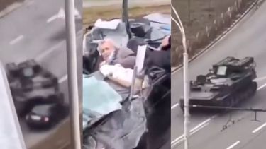 video: un tanque pasa por encima de un coche en una escena terrible de la guerra en ucrania