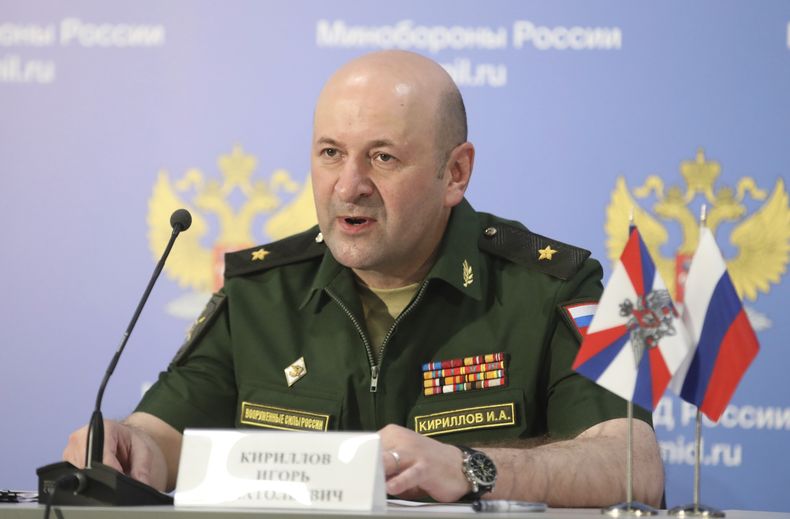En esta imagen de archivo, el mayor general Igor Kirillov, jefe de las Fuerzas de Defensa Nuclear, Biológica y Química de Rusia, durante una conferencia de prensa en el parque Patriótico de Kubinka, a las afueras de Moscú, Rusia, el 22 de junio de 2018. (AP Foto, archivo)