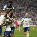 Inglaterra arrasa a Irán en la cancha polémica afuera