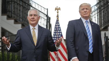 Tillerson resta importancia a controversia con Trump
