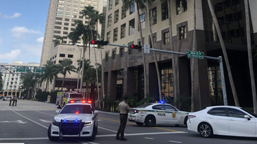 edificios evacuados en el downtown miami, posiblemente conectados a un terremoto cerca de cuba