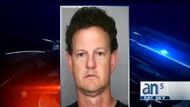 americateve | Un despachador del 911 de Hialeah está siendo acusado de molestar sexualmente a una menor de edad.