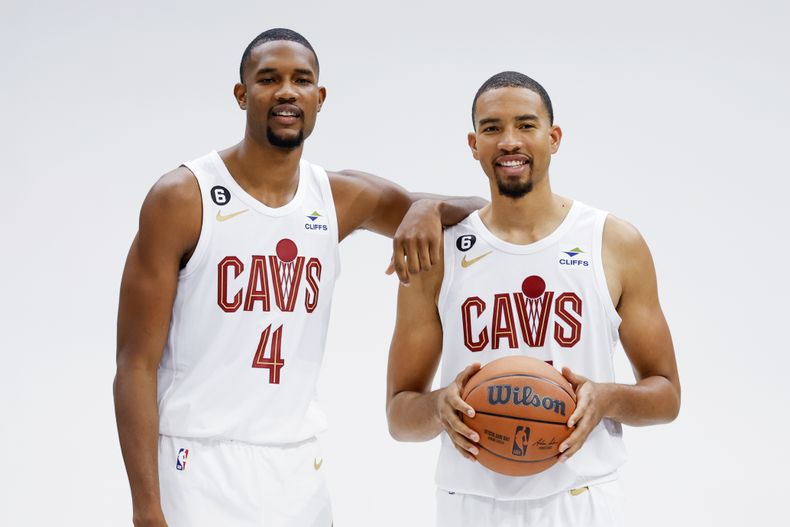DEP-BAS CAVALIERS-MOBLEY
