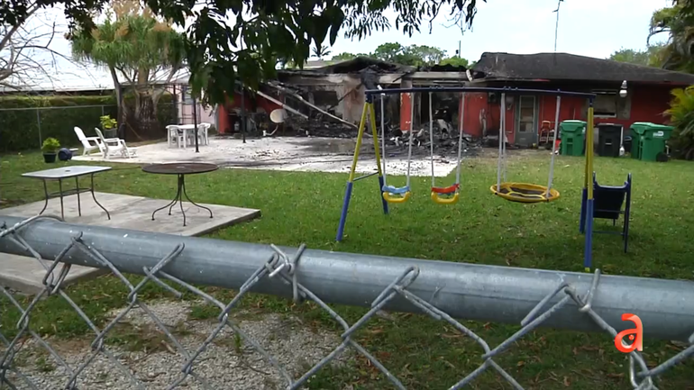 Familia nicaragüense de Miami pierde su casa tras ser devorada por la llamas de un voraz incendio