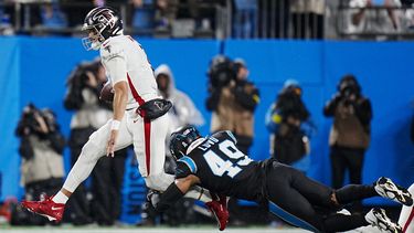 Panthers piden volver al césped natural para evitar lesiones