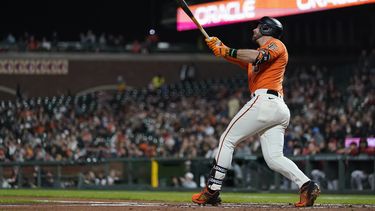 Longoria produce 5 en triunfo de Gigantes sobre Diamondbacks