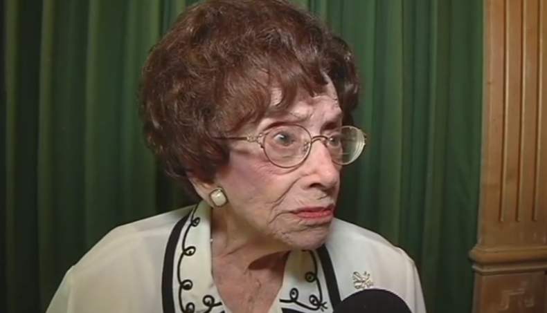 ANCIANA 102 ANOS.png