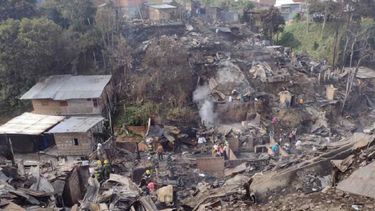 Más 250 damnificados y 60 viviendas destruidas tras voraz incendio en oeste de Colombia