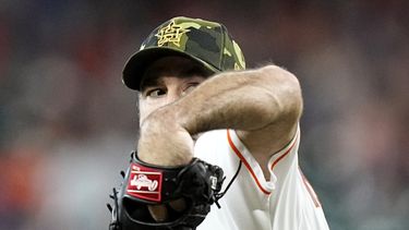 Verlander brilla en victoria de Astros sobre Rangers