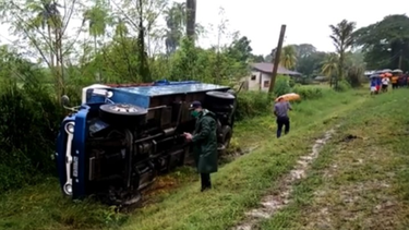 accidente masivo en santiago de cuba deja 15 lesionados