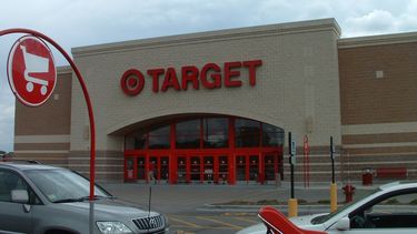 americateve | Roban información de cuarenta millones de clientes de la tienda Target, quienes compraron allí con tarjetas de crédito y débito.