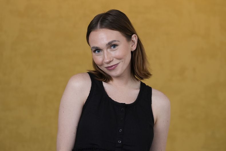 La actriz y comediante canadiense Veronika Slowikowska posa para un retrato el viernes 17 de mayo de 2024 en Los Ángeles. (Foto AP/Ashley Landis)