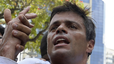 americateve | El abogado Juan Carlos Gutiérrez, defensor del dirigente de Voluntad Popular, anunció que el lunes presentará un avocamiento en el TSJ