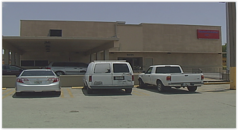 ASALTAN MUJERES EN BANCO.PNG