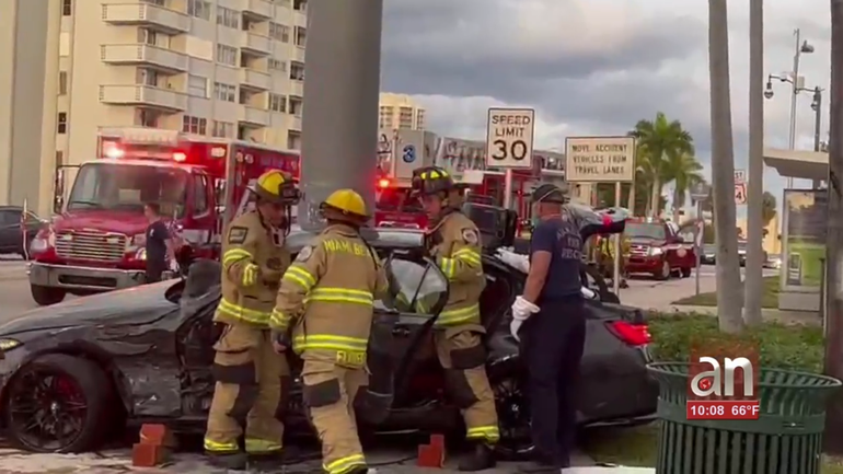 Aparatoso accidente en North Miami Beach deja a un BMW destrozado