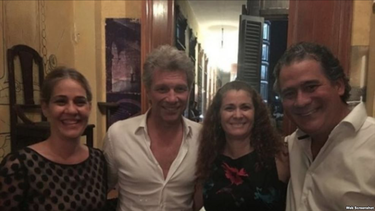bon jovi se apunta en la lista de famosos que visitaron cuba