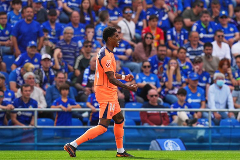 Marcus Rashford del Barcelona celebra tras anotar en el encuentro de La Liga ante Getafe el sábado 25 de abril del 2026. (AP Foto/Manu Fernandez)